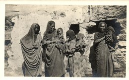 ** T1 Bisharin Women, Aswan, Photo - Ohne Zuordnung