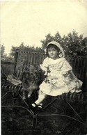 ** T1/T2 Little Girl With Dog - Ohne Zuordnung