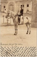 T2 1901 Osztrák-magyar Lovas Katona Teljes Felszerelésben A Ludovika Udvarán / Austro-Hungarian K.u.K. Military, Cavalry - Non Classificati
