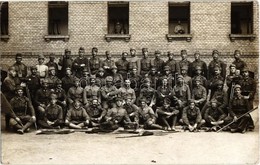 ** T2 Magyar Katonák Csoportképe Távíróval és Különböző Felszerelésekkel / Hungarian Soldiers' Group Photo, Telegrap And - Zonder Classificatie