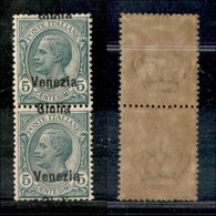 OCCUPAZIONI - VENEZIA GIULIA - 1918 - 5 Cent (21eabe) Coppia Verticale Con Soprastampa Spostata (Giulia A Cavallo) - Gom - Autres & Non Classés