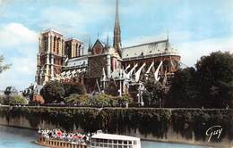 Carte Postale PARIS (75) Cathédrale Notre-Dame 1163-1260 Flèche Tombée Le 15-04-2019 -Eglise-Religion- Bateau Mouche - Kerken