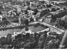 55 - VERDUN : Vue Aérienne - Porte Chaussée - CPSM Dentelée Grand Format - Meuse - Verdun