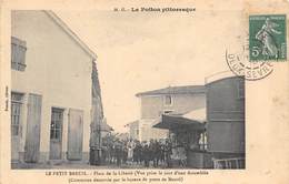 79-LE-PETIT-BREUIL- PLACE DE LA LIBERTE- VUE PRISE LE JOUR D'UNE ASSEMBLE-COMMUNE DESSERVIE PAR LA POSTE DE MAUZE - Andere & Zonder Classificatie