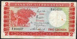 SIERRA LEONE P2c 2 LEONES 1969 #B/27 AVF Few Folds - Sierra Leone