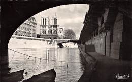 Carte Postale PARIS (75) Cathédrale Notre-Dame 1163-1260 Flèche Tombée Le 15-04-2019 -Eglise-Religion - Eglises