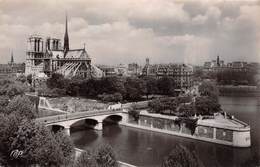 Carte Postale PARIS (75) Cathédrale Notre-Dame 1163-1260 Flèche Tombée Le 15-04-2019 -Eglise-Religion - Churches