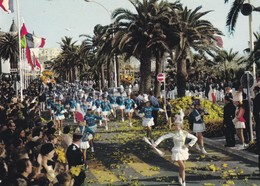 Défilé De  MAJORETTES Et Bataille De Fleurs Côte D'Azur - Costumes