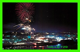 CHICOUTIMI, QUÉBEC - VUE DE LA VILLE AVEC UN FEU D'ARTIFICE -  ÉDITÉE PAR ELLEFSEN - - Chicoutimi