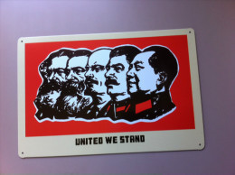 United We Stand          Uni Nous Sommes Debout          Mao-Staline-Lénine-Engels -Marx ................. - Plaques En Tôle (après 1960)
