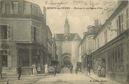 CHER  MEHUN SUR YEVRE   Horloge Et Rue Jeanne D'arc - Mehun-sur-Yèvre