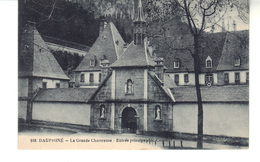 Delcampe - CPA   -   DAUPHINE  - La Grande Chartreuse . Entrée Principale Du Couvent. - Chartreuse