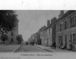 LA CHAPELLE-LA-REINE PLACE DE LA REPUBLIQUE (CARTE GLACEE) - La Chapelle La Reine