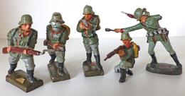 Zwischenkriegszeit Wehrmacht Lineol U. Elastin Figuren 5 Soldaten 1x Mit Bajonett 1x Handgranate U. Gasmaseke 3x Gewehr  - Geschichte