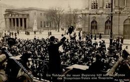 REVOLUTION BERLIN 1919 - Ein Anhänger Der Neuen Regierung Hält Von Der Rampe Des Kronprinzen-Palais Eine Ansprache NPG 6 - Oorlog