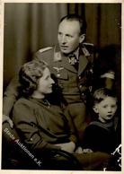 Ritterkreuzträger WK II Heiden V.d. Hauptmann Mit Familie Foto AK I-II - Guerre 1939-45
