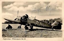 Ritterkreuzträger WK II Lützow, Günter Oberst Orig. Unterschrift Jagdeinsitzer Me 109 Foto-Karte I-II (Klebereste RS) - Guerre 1939-45