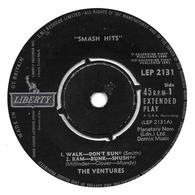 EP 45 RPM (7")  The Ventures   "  Smash Hits  "  Angleterre - Instrumental