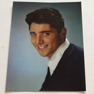 SACHA DISTEL - Photo Couleur 18.5 X 23.5 - Photo Sam Levin - Photos