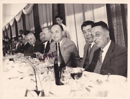 PHOTO ANCIENNE,73,SAVOIE,BANQUET DE LA PERCEE DE LA CENTRALE SOUTERRAINE CONSTRUITE,OUVRIERS,HOMMES POLITIQUES,RARE - Places