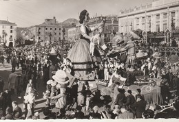 Alpes Maritimes : NICE : Carnaval : Char - Mme Carnaval - 1950 - Photo. Véritable  - C.p.s.m. - Carnaval