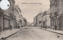 17 -Très Belle Carte Postale Ancienne De  COGNAC   Avenue Vicor Hugo - Cognac