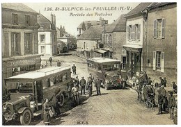 CPM  REPRODUCTION 87   SAINT SULPICE LES FEUILLES      ARRIVEE DES AUTOBUS - Saint Sulpice Les Feuilles