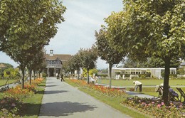 Postcard Beach House Park Gardens Worthing PU 1969 My Ref  B13143 - Worthing