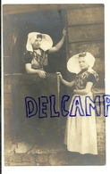 Middelburg. Deux Jeunes Femmes En Costume Traditionnel. 1913 - Middelburg