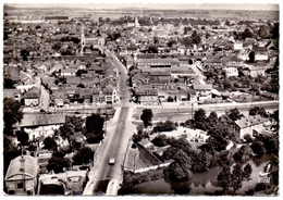 Delcampe - Aisne Chauny Vue Aériene Rue De La Chaussée Pont De L Oise Pont Du Canal - Chauny
