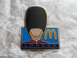 Pin's - McDonald's  LONDON  / ARTHUS BERTRAND - McDonald's