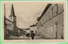 CPA - VINCEY (88) - Aspect De La Rue De L'Eglise Et Des Ecoles Dans Les Années 20 - Vincey