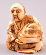 XX. Század Eleje Necuke, Faragott Elefántcsont Figura, Jelzés Nélkül, M: 3,5 Cm - Autres & Non Classés