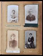 Cca 1880 Antik Fotóalbum Benne Kb 50 Vizitkártyával és Kabinetfotóval. Rézveretes Plüss Borításban - Andere & Zonder Classificatie