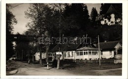 T2/T3 Borszék, Borsec; Fürdő és Borvíz üzlet Díszkapuja, Sorompó 'Szekér Forgalom Tilos' Táblával / Spa And Mineral Wate - Ohne Zuordnung