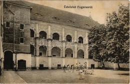 T2/T3 1913 Fogaras, Fagaras; Vár Udvara Osztrák-magyar Katonákkal. Kiadja G. Egel / Castle Courtyard With K.u.K. Soldier - Zonder Classificatie