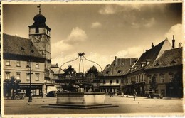 ** T2 Nagyszeben, Hermannstadt, Sibiu; Piata Regele Ferdinand Cu Fantana Istorica / Grosser Ring Mit Historischem Brunne - Unclassified