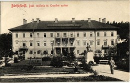 T2 1911 Bártfafürdő, Bardejovské Kúpele, Bártfa, Bardiov; Deák Szálloda, Erzsébet Szobor. Eschwig és Hajts Kiadása, Hajt - Zonder Classificatie
