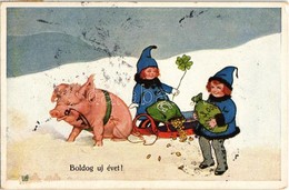 T2/T3 Boldog Újévet! / Winter Sport, New Year Greeting Card With Pig-drawn Sled, Clover, Horseshoe. G.G.W.H. Nr. 256. (E - Unclassified