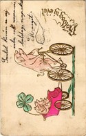 T2/T3 1903 Boldog Új Évet / New Year Greeting Art Postcard With Pigs On Bicycle. Emb. Golden Decoration (EK) - Unclassified