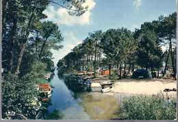- CPM BISCAROSSE (40) - Le Canal De Navarosse Et Le Camping - Editions Théojac N° 44 - - Biscarrosse