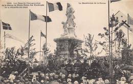 29-LA-POINTE-DU-RAZ- INAUGURATION DE LA STATUE DE NOTRE DAME DES NAUFRAGES - LA BENEDICTION DE LA STATUE - La Pointe Du Raz