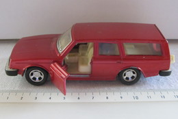 Superkings  -1979 - K74 Volvo Estate - Lesn. Prod Made Engeland - Matchbox