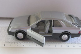 Superkings  - C1982 - K100 Ford Sierra XR4i - Matchbox Int'L  Made Engeland - Matchbox