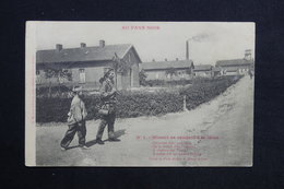 MÉTIERS - Carte Postale - Mineur Se Rendant à La Mine - L 28696 - Mines