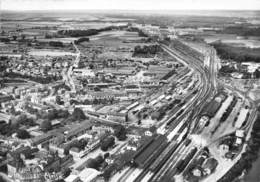 51-CHALONS-SUR-MARNE- LA GARE EN DIRECTION DE PARIS VUE AERIENNE - Châlons-sur-Marne