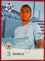 Manchester City  Danilo  Signed Card - Autographes