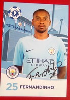 Manchester City   Fernandinho   Signed Card - Autografi