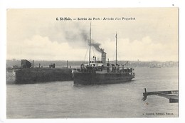 SAINT MALO  (cpa 35) Entrée Du Port, Arrivée D'un Paquebot   -  L 1 - Saint Malo