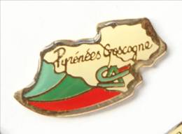 Pin's CREDIT AGRICOLE PYRENEES GASCOGNE - Logo - Carte De La Région - Pole Position Organisation - I351 - Banques